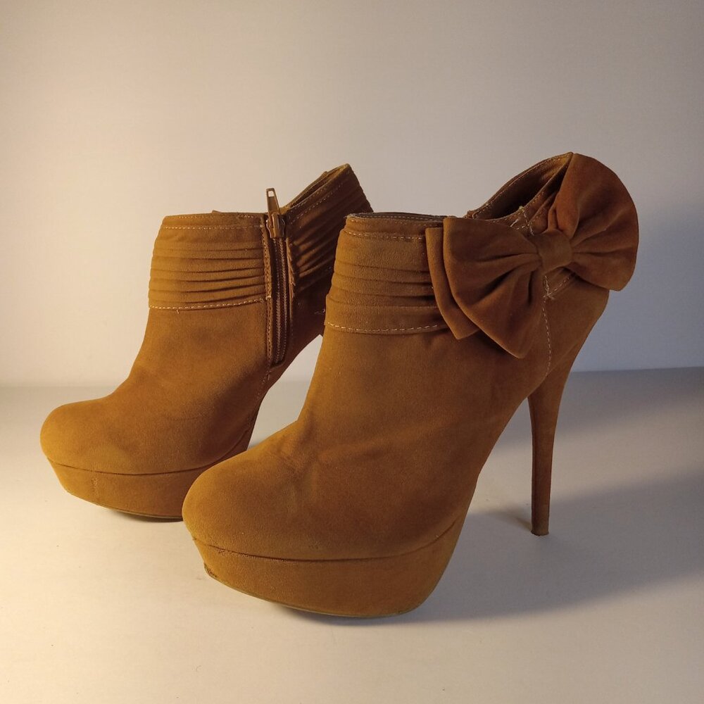 ROUGE COVINA-50 CHESTNUT SUEDE SIZE 8.5 HIGH HEEL SHOES